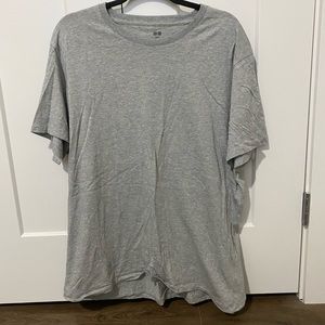 UNIQLO Tshirt